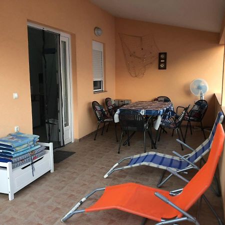 Apartman Luka Vir Apartment Ngoại thất bức ảnh