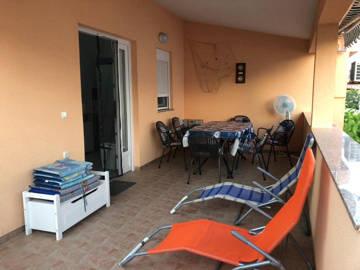 Apartman Luka Vir Apartment Ngoại thất bức ảnh
