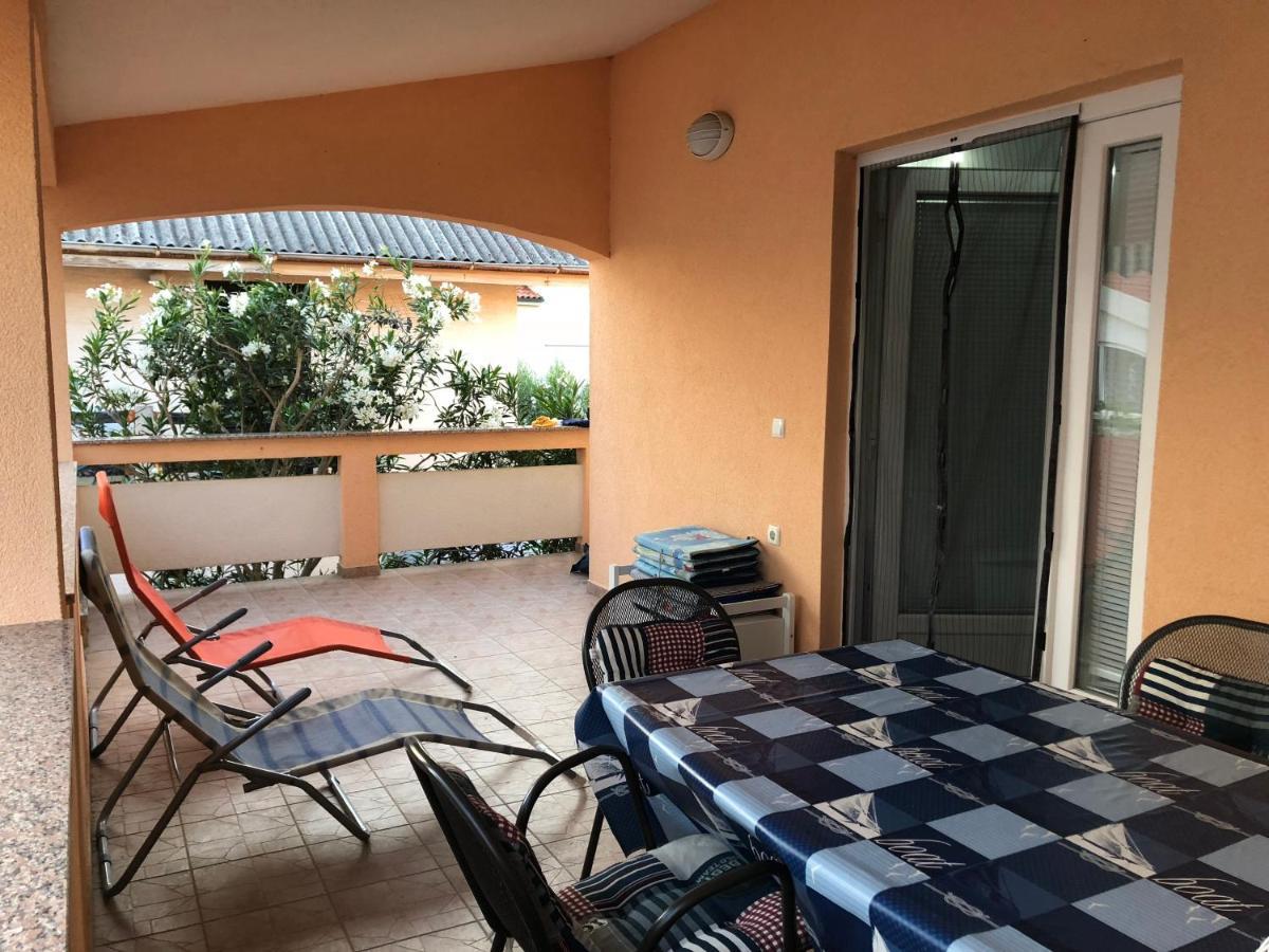 Apartman Luka Vir Apartment Ngoại thất bức ảnh