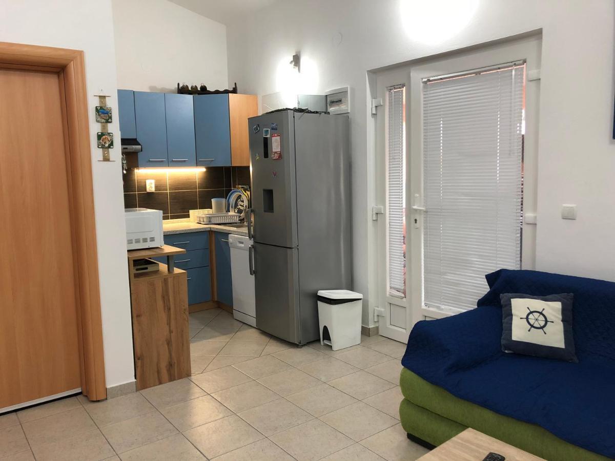 Apartman Luka Vir Apartment Ngoại thất bức ảnh